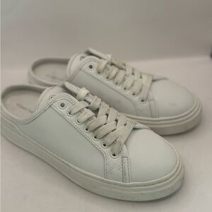 Stuart‎ Weitzman Women’s 5.5 White Skater Mule Sneaker Slides